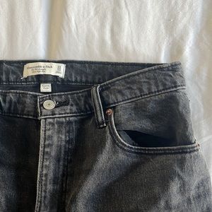 Abercrombie curve love The 90’s Straight Jeans